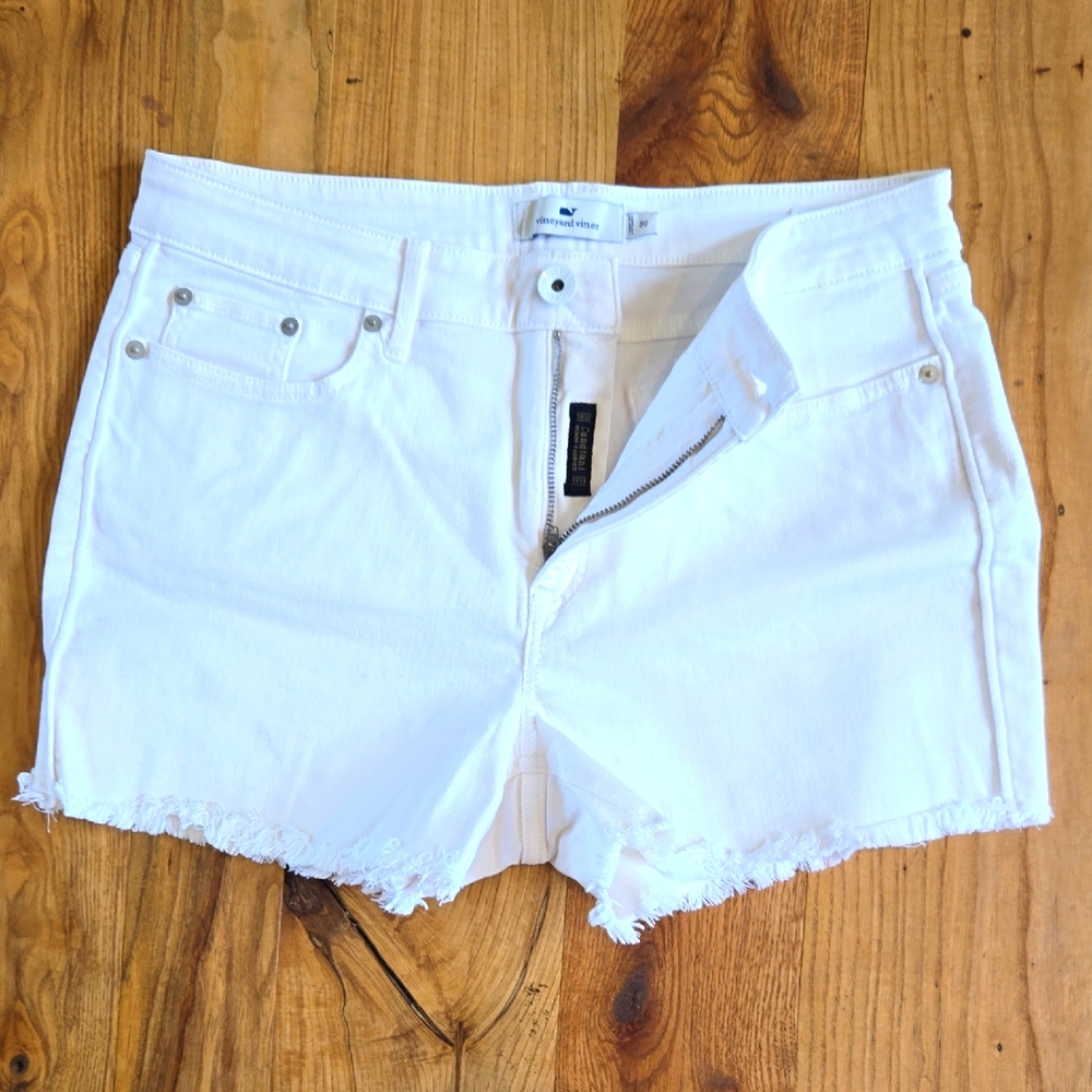 Women's Vineyard Vines Frayed White Denim Shorts Size 30.